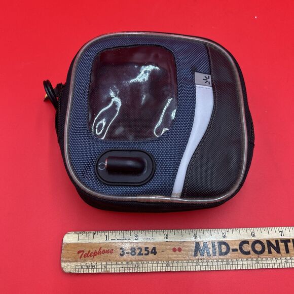 Case Logic CD Player Padded Zip Case With Exterior Headphone Jack Black & Blue - Picture 6 of 6